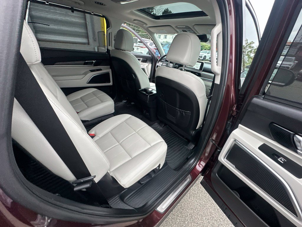 Certified Used 2022 Purple Kia SX image 31