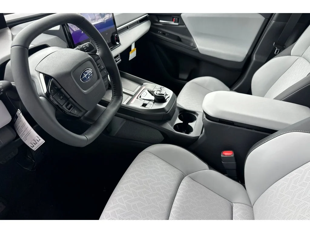 New 2026 CRYSTAL WHITE PEARL Subaru Limited image 10