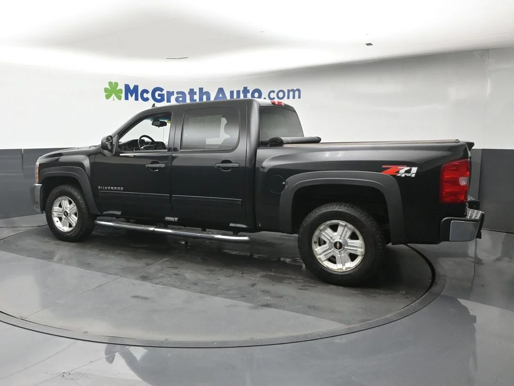 Used 2012 Black Chevrolet LT image 24