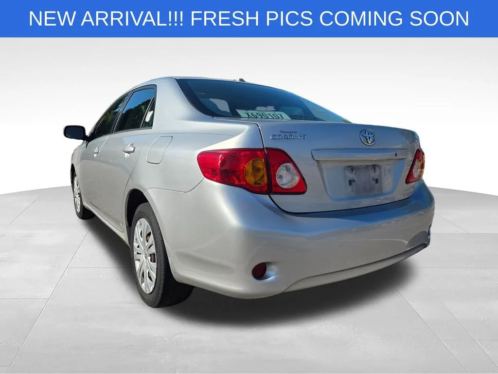 Used 2009  Toyota 4dr Sdn Man (Natl) image 6