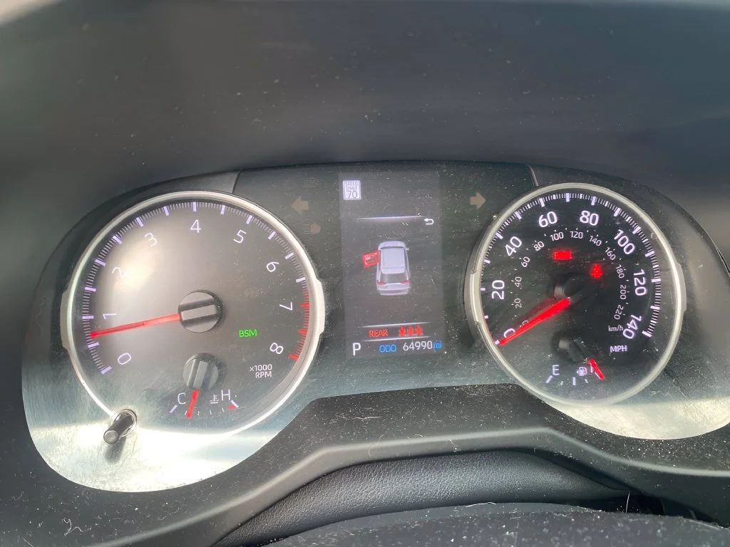 Used 2022  Toyota XLE image 13