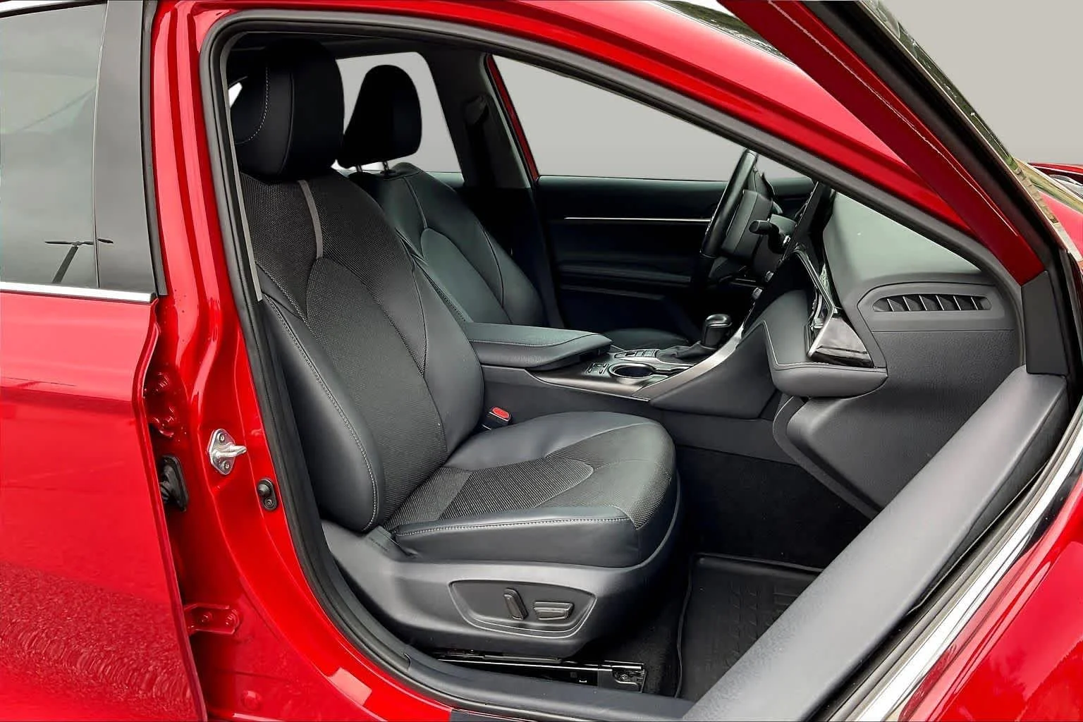 Used 2024 Supersonic Red Toyota XSE V6 image 9