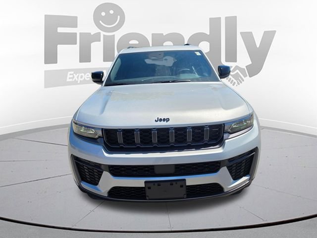 New 2026 Silver Zynith Exterior Paint Jeep Altitude image 2