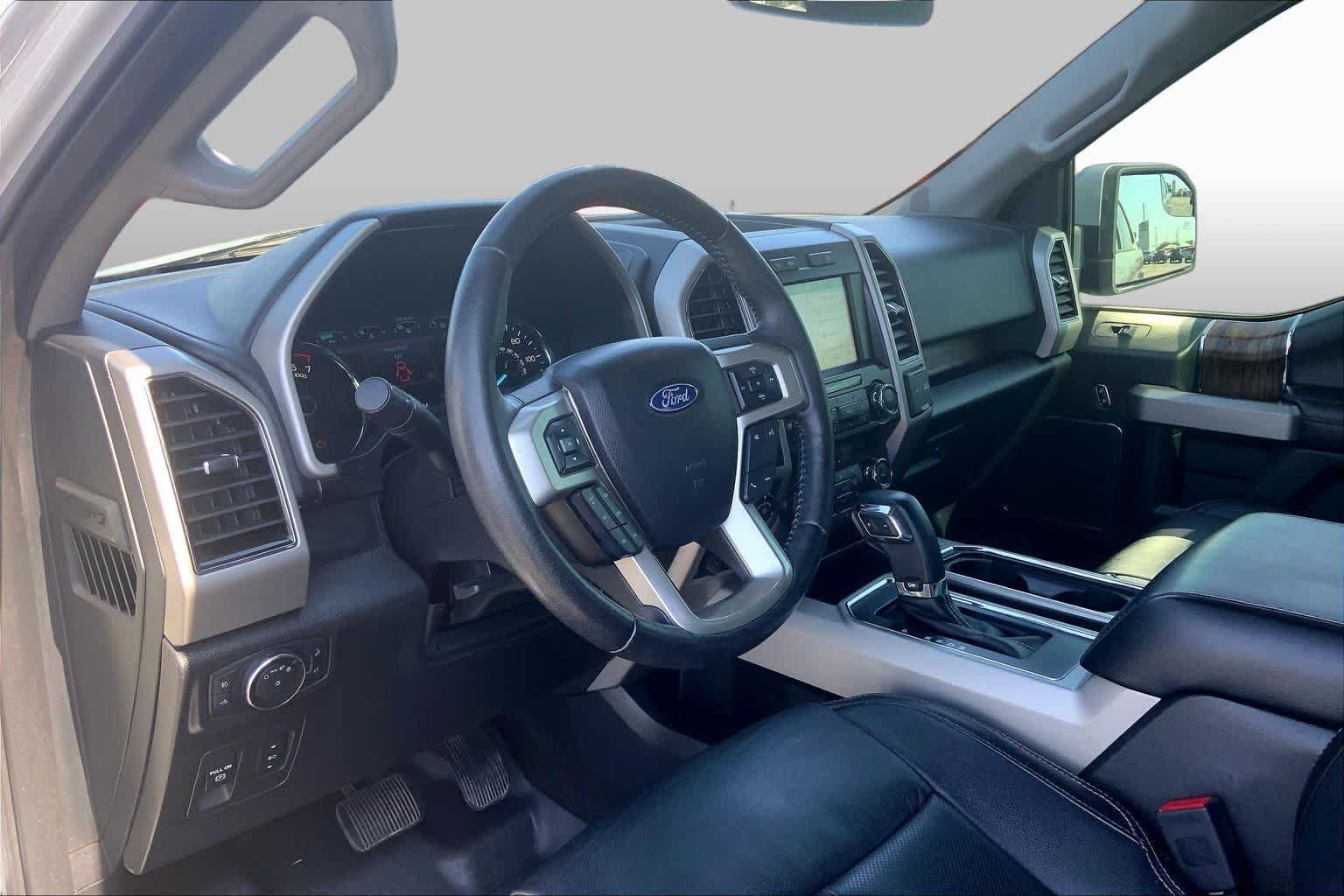 Used 2019 Ingot Silver Ford LARIAT image 18
