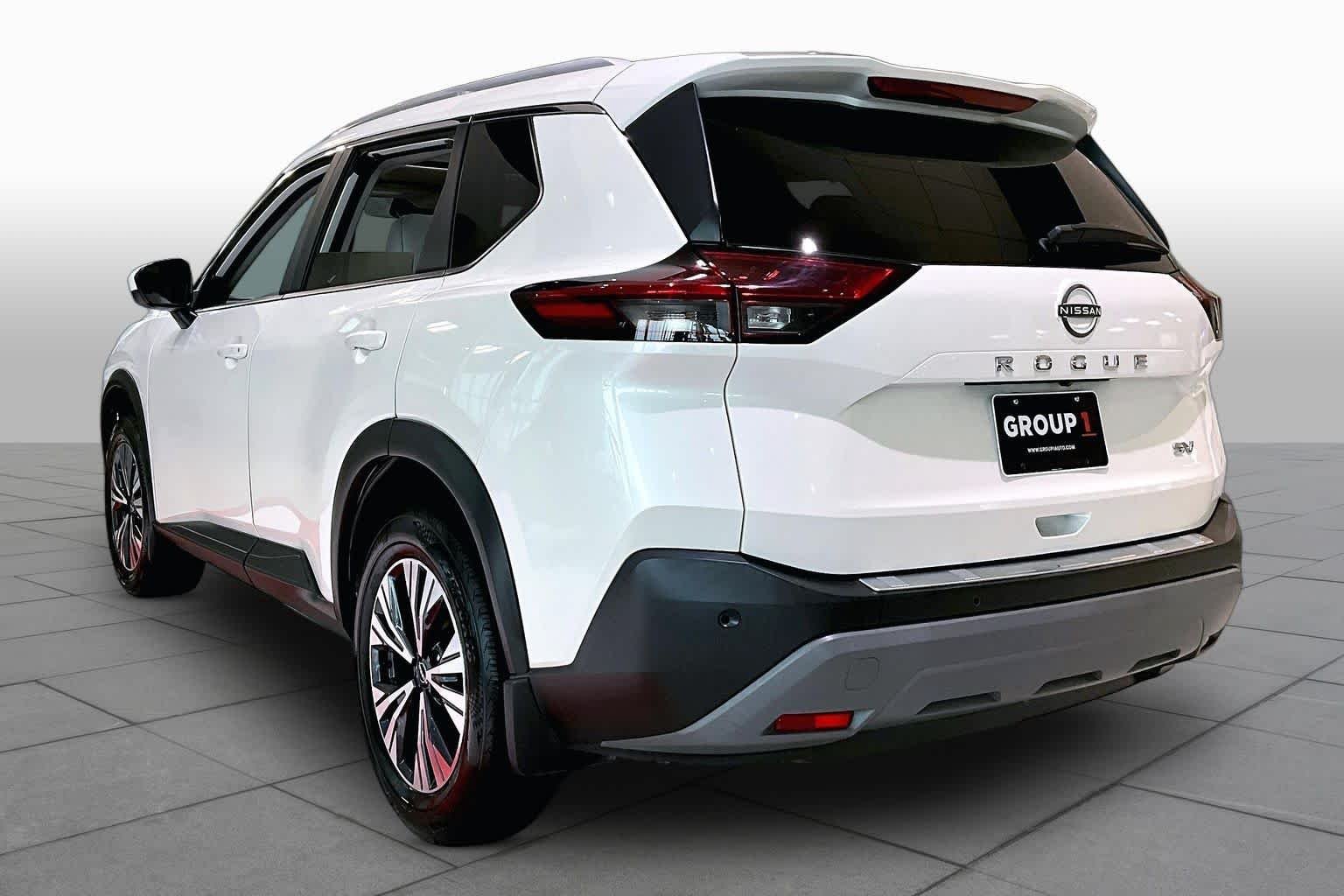 Used 2023 Pearl White Tricoat Nissan SV image 11