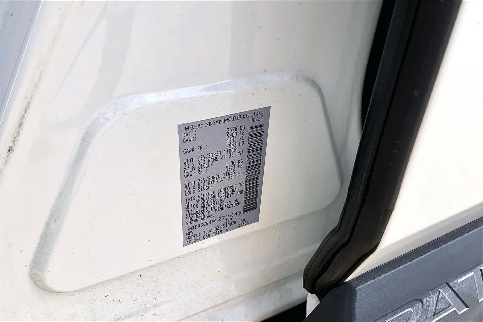 Certified Used 2023 Pearl White Tricoat/Super Black Nissan SL image 33