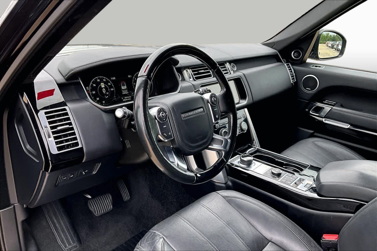 Used 2017 Santorini Black Land Rover HSE image 18