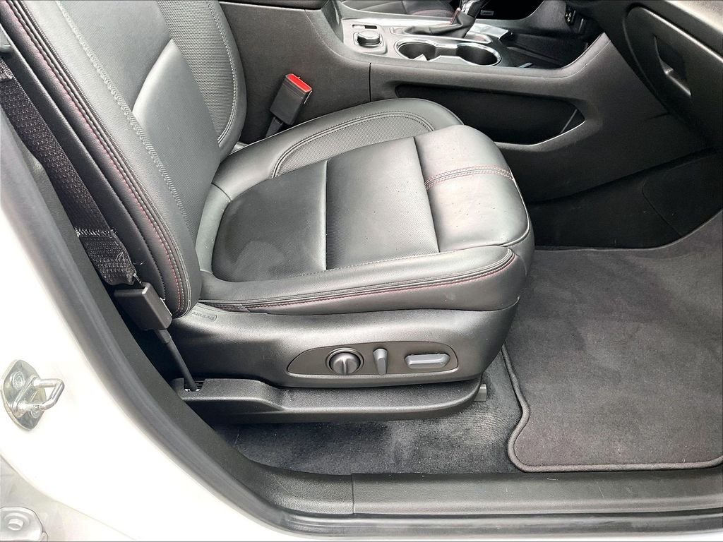 Used 2023 Summit White Chevrolet RS image 38