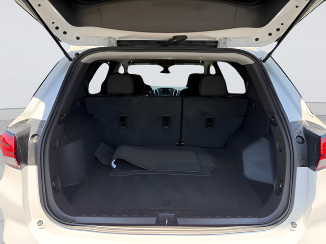 Used 2023 White Chevrolet LT image 9