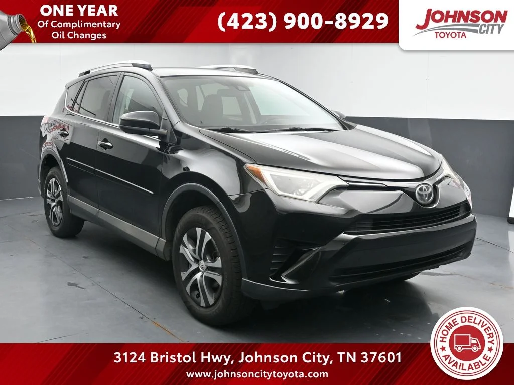 2017 Toyota RAV4 LE's photo