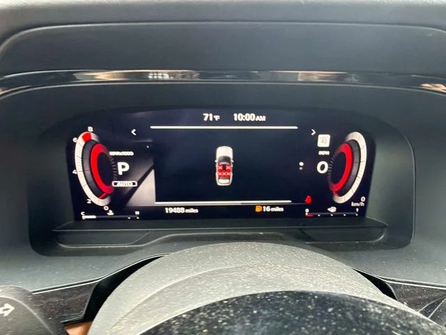 Used 2023 Gray Nissan Platinum image 26