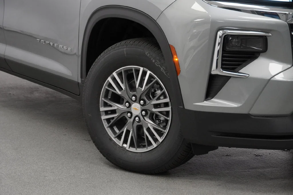 New 2027 Sterling Gray Metallic Chevrolet LT image 10