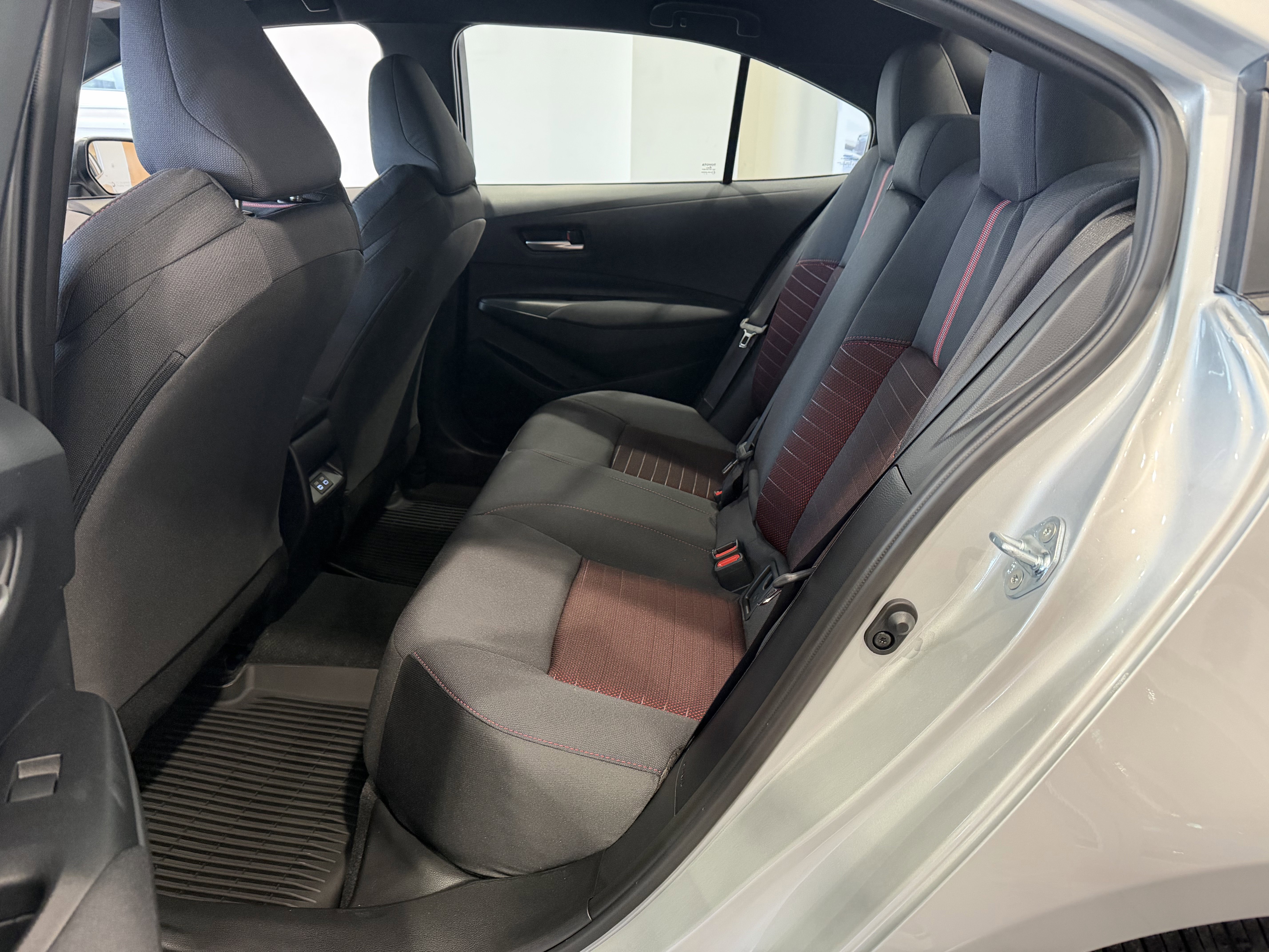 2026 Toyota Corolla SE - Photo 32