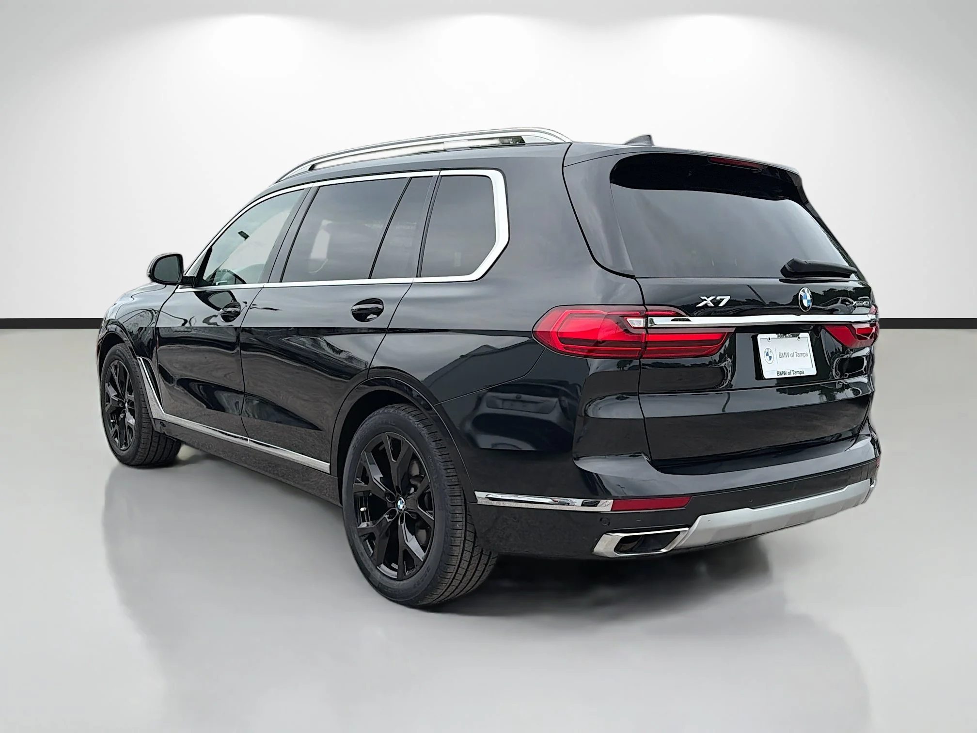 Used 2022 Black Sapphire Metallic BMW xDrive40i image 5