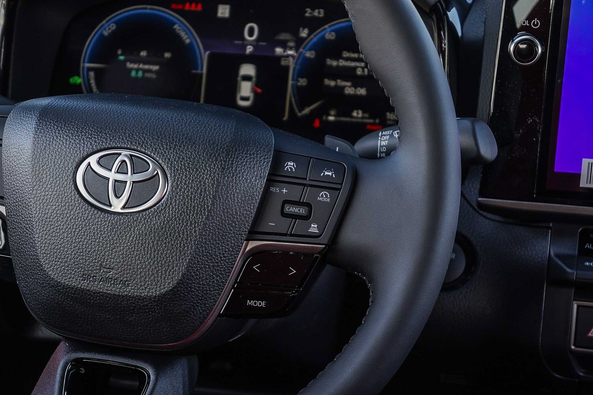 New 2026 Heavy Metal with Midnight Black Metallic roof <sup>1</sup> Toyota  XSE image 19