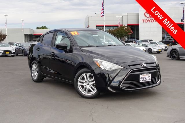 Certified Used 2017  Toyota Base image 2