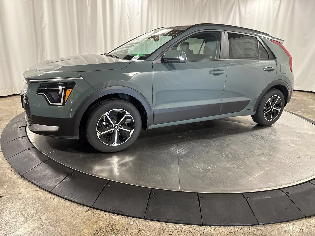 2026 Kia Niro EX HEV's photo