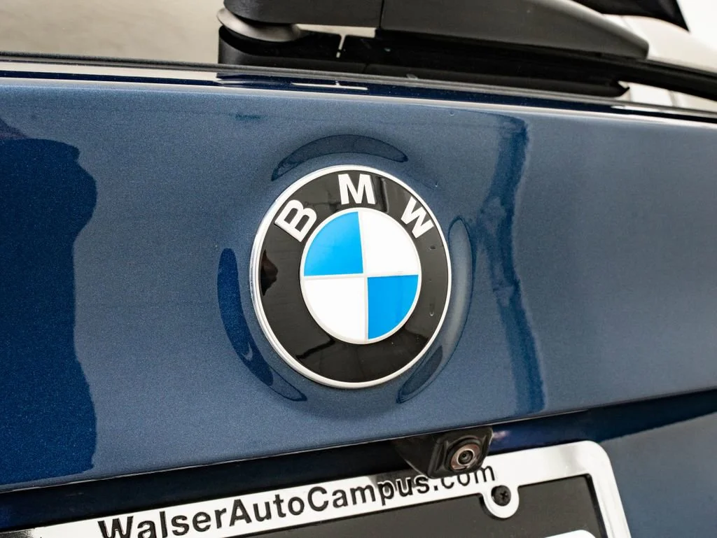 Used 2022 Phytonic Blue Metallic BMW xDrive30i image 18