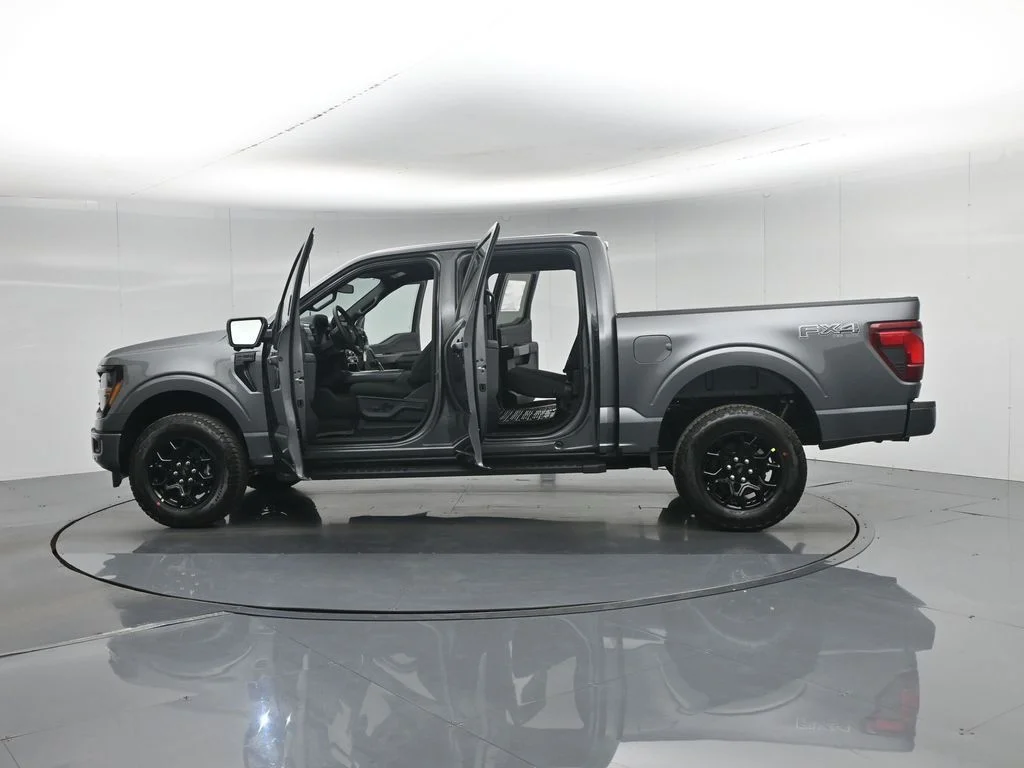 New 2026 Carbonized Gray Metallic Ford XLT image 36
