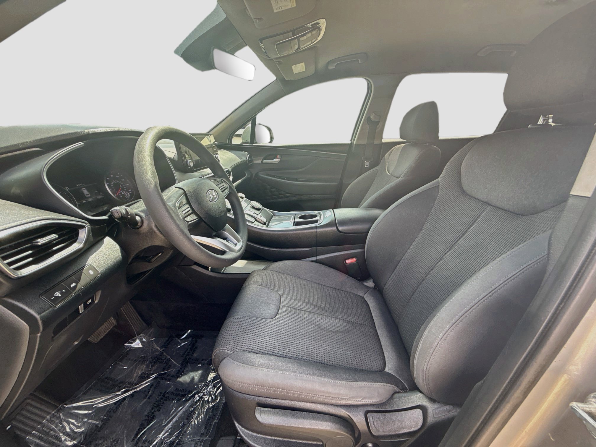 Used 2021 Shimmering Silver Hyundai SE image 16