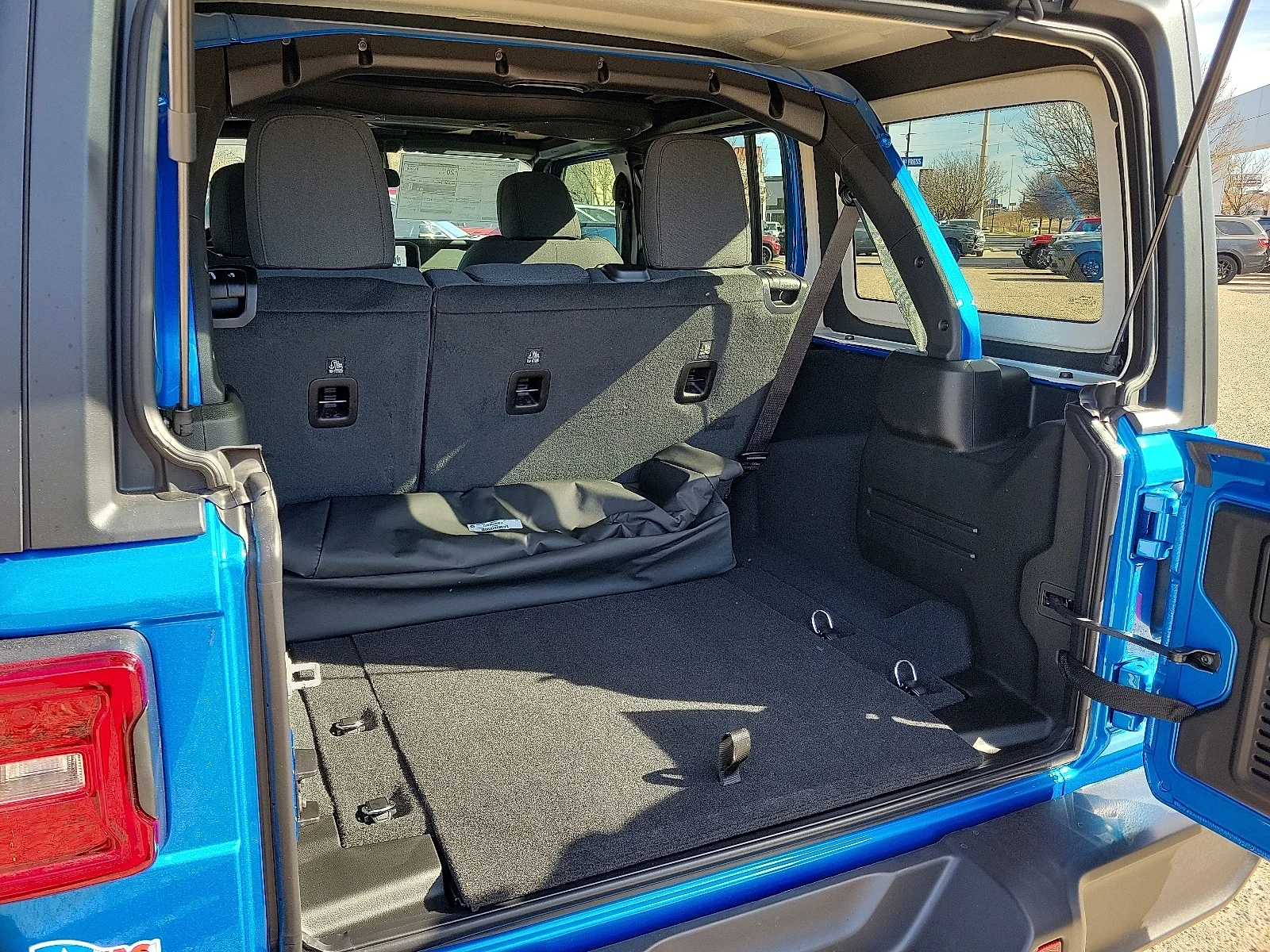 New 2026 Hydro Blue Pearlcoat Jeep 4-DOOR RUBICON image 8