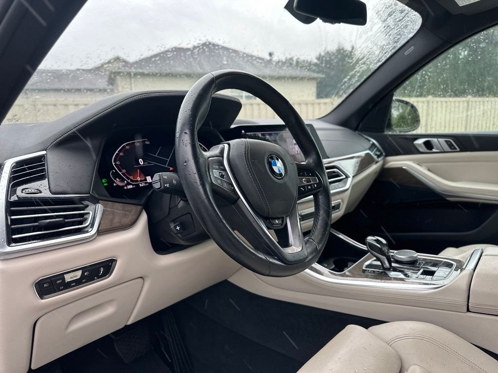 Used 2019 Mineral White Metallic BMW xDrive40i image 17