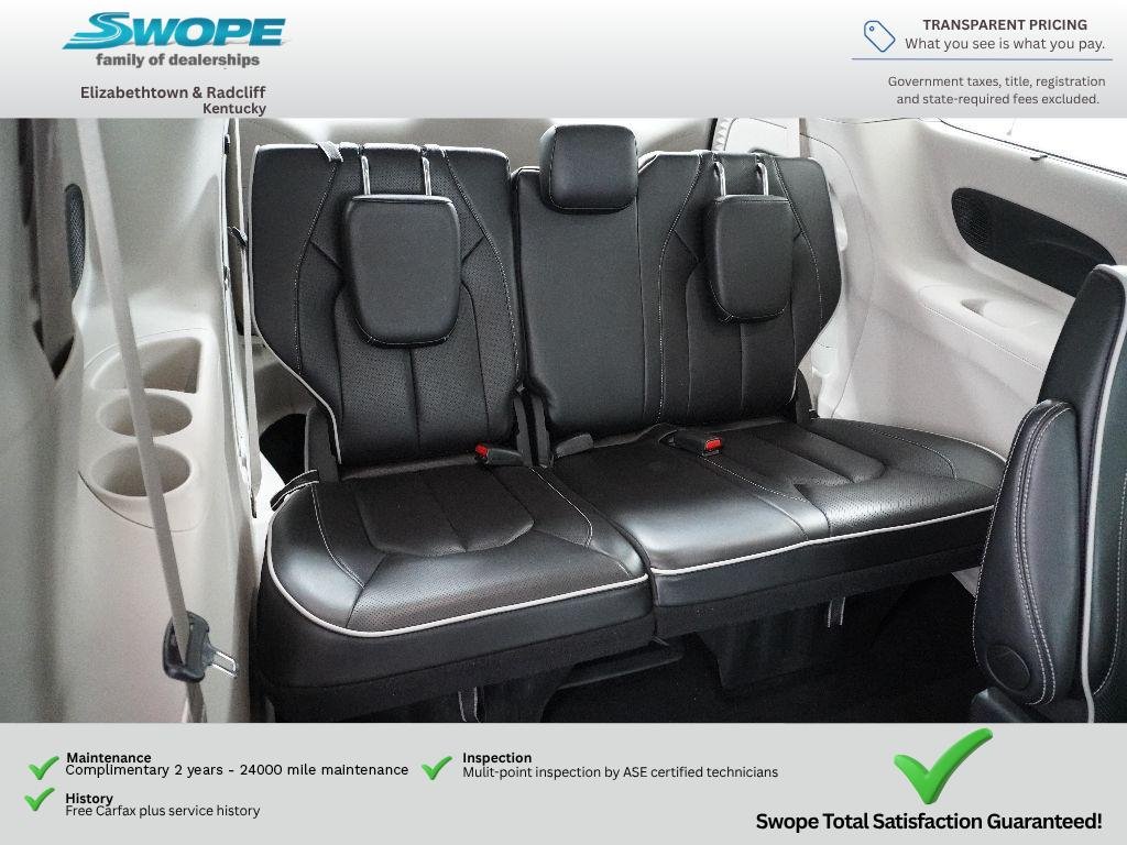Used 2024 Silver Mist Clearcoat Chrysler Limited image 11