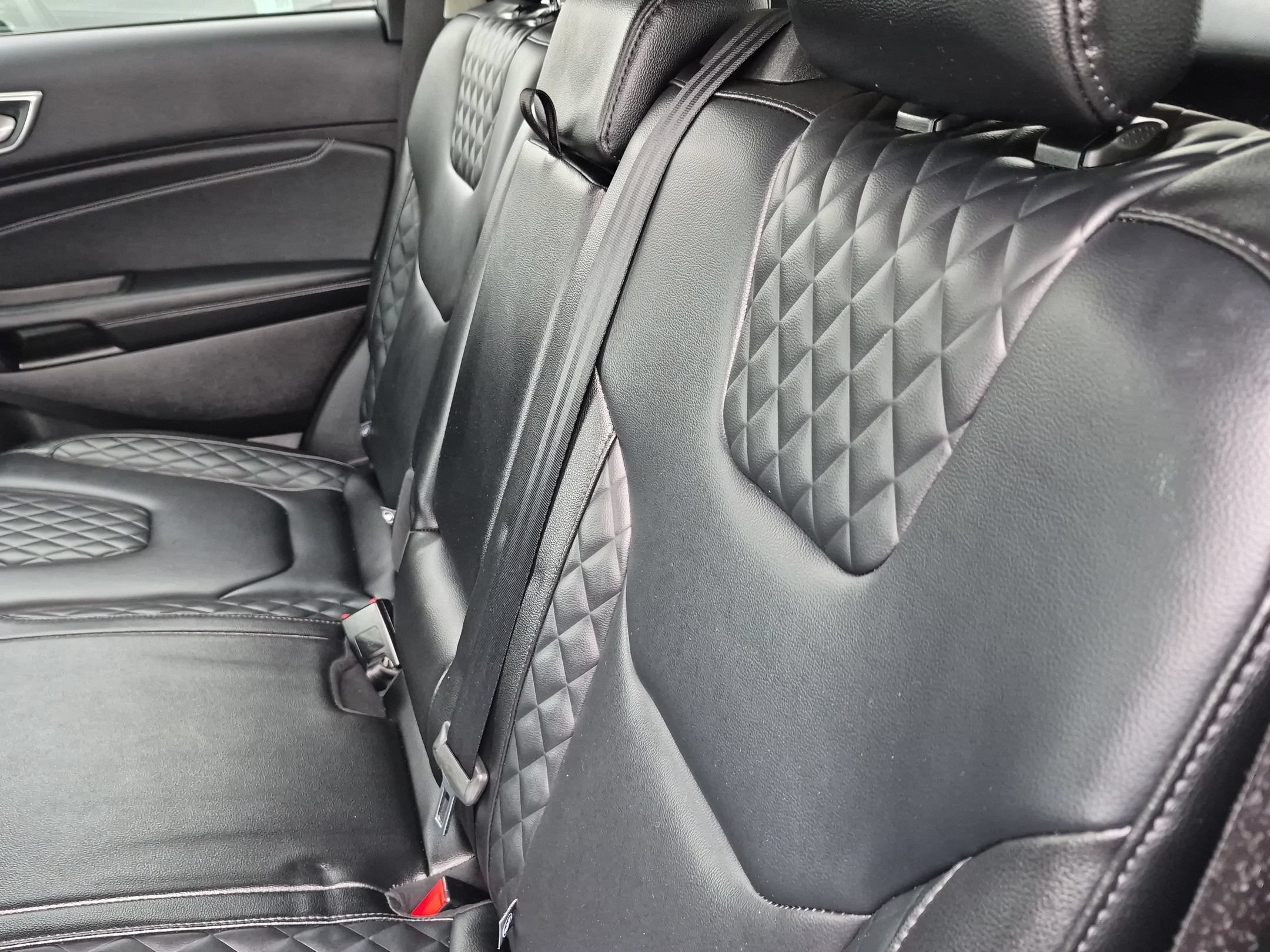 Used 2024  Ford Titanium image 28