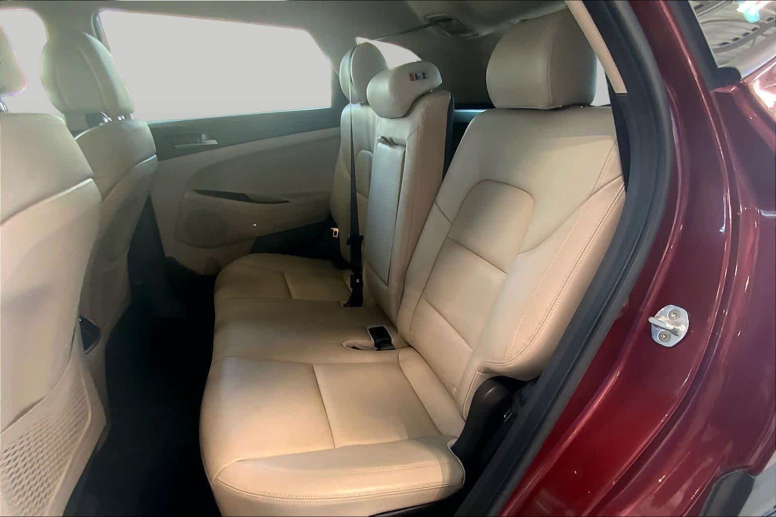 Used 2017 Ruby Wine Hyundai SE Plus image 21