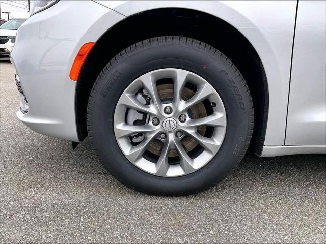 New 2026 Silver Mist Clear-Coat Exterior Paint Chrysler Select image 34