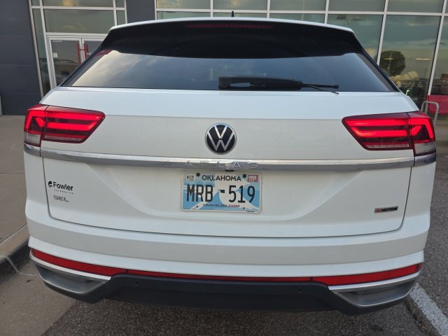 Used 2022  Volkswagen 2.0T SEL image 4