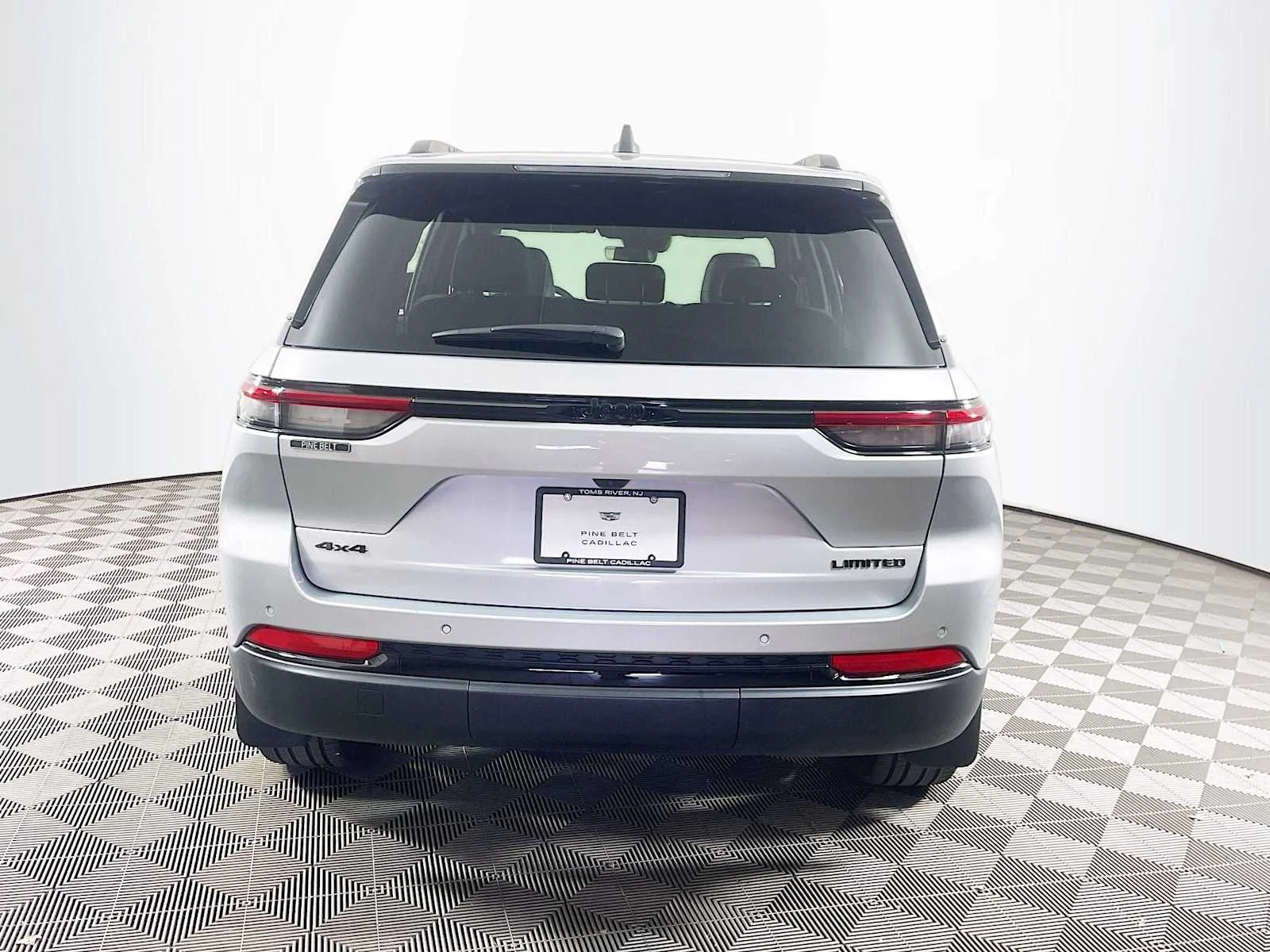 Used 2025 Silver Zynith Jeep Limited image 5