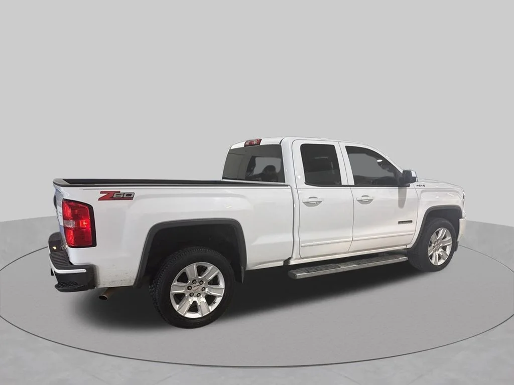 Used 2016 Summit White GMC Base image 9