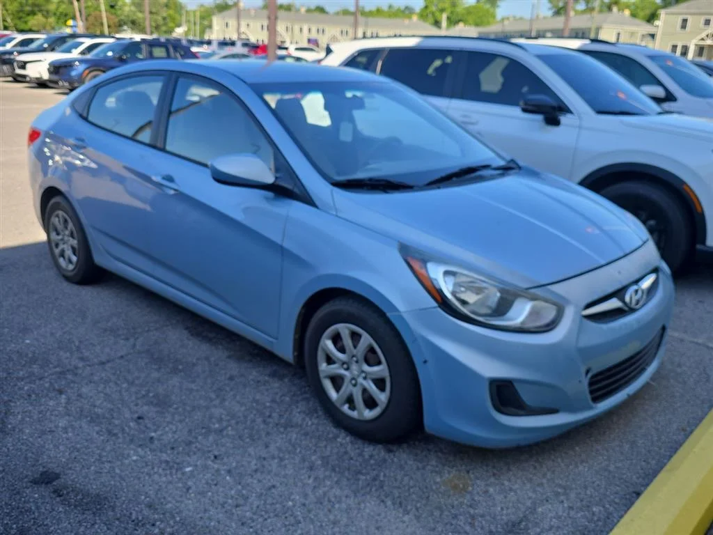 2014 Hyundai Accent GLS 4-Door 6-Speed Automatic's photo