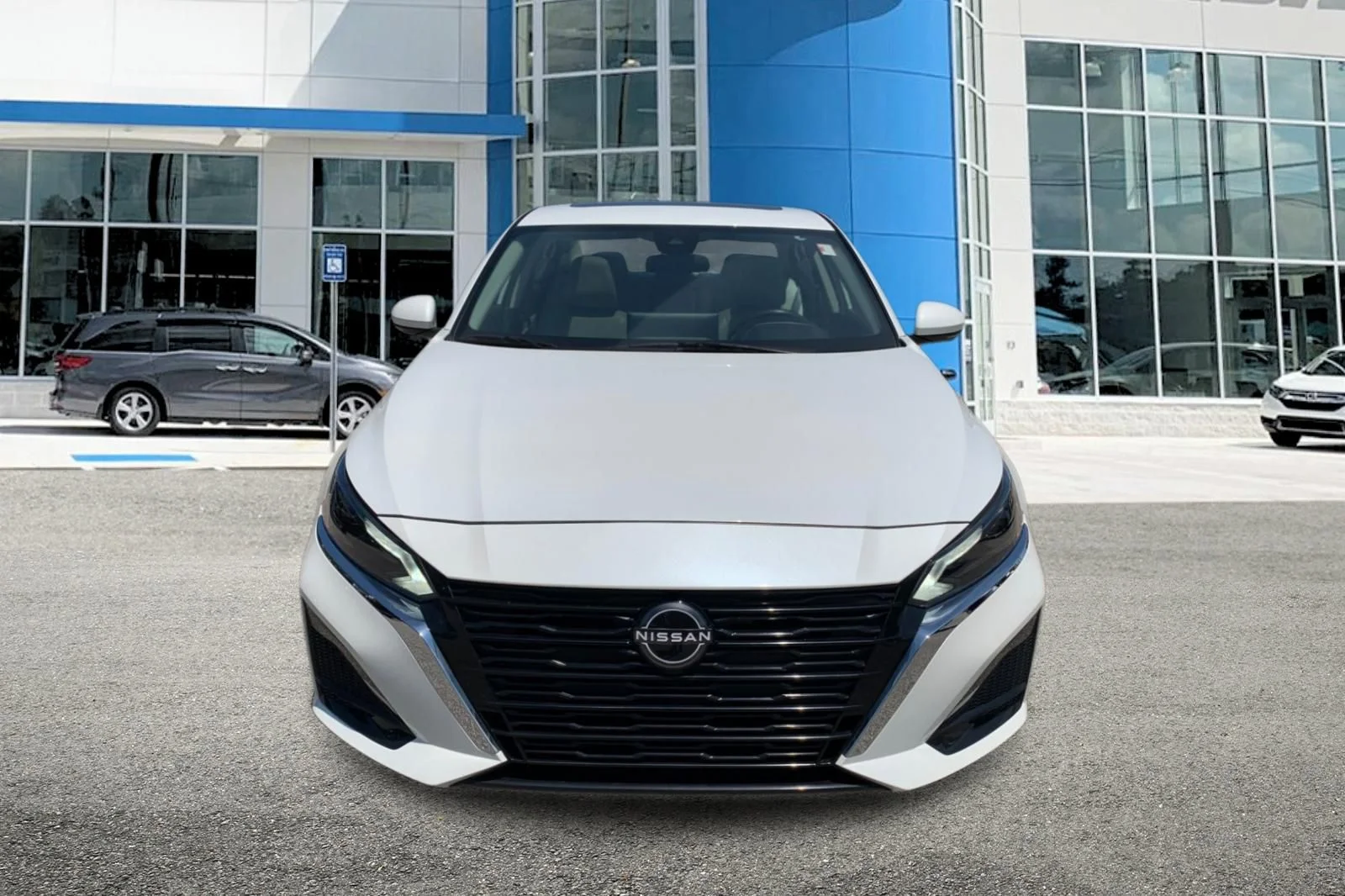 Used 2024 White Nissan 2.5 SL image 8