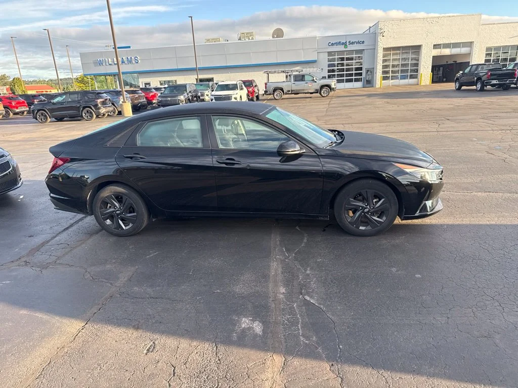 Used 2021 Phantom Black Hyundai SEL image 10