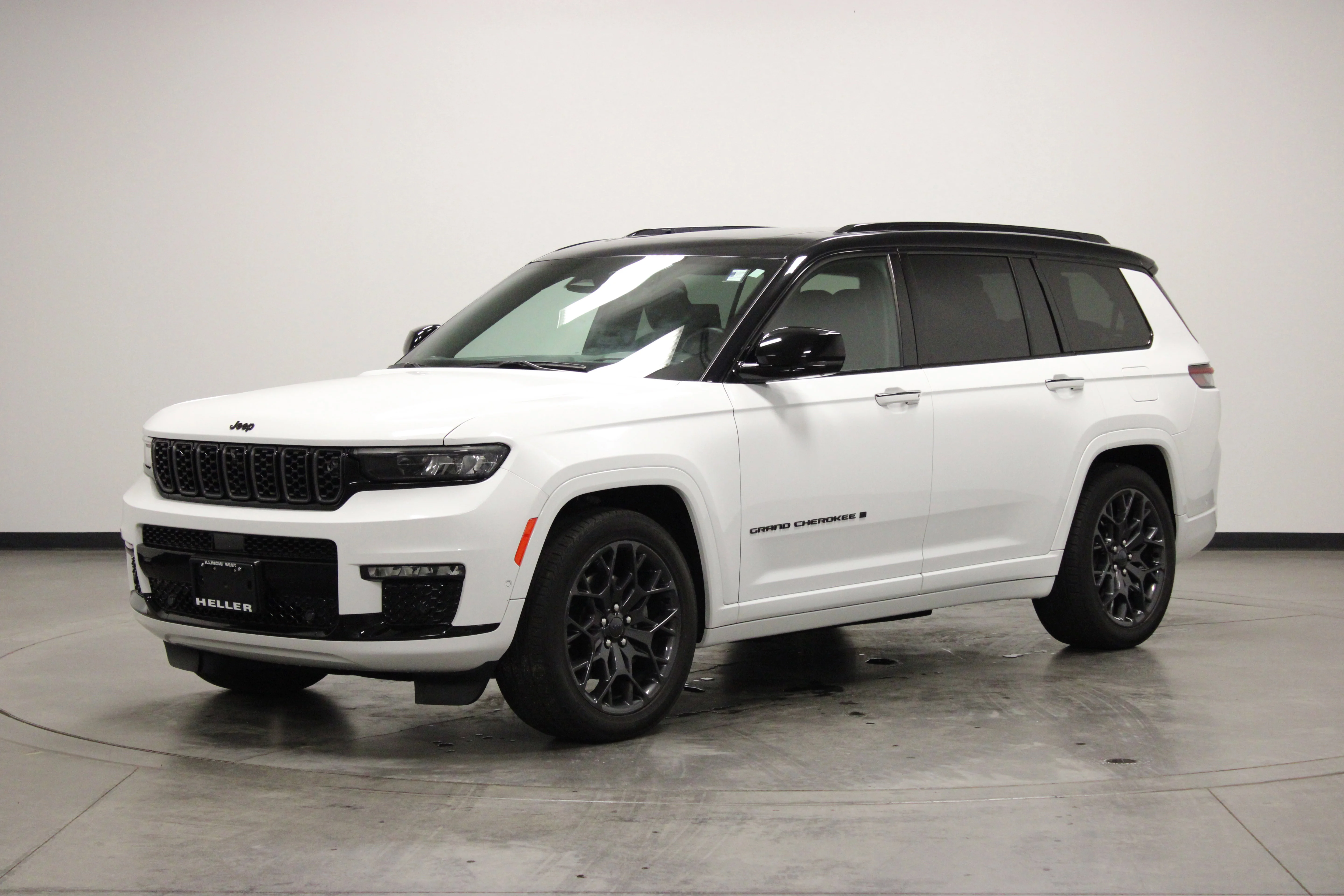 Used 2023 Bright White Clearcoat Jeep Summit image 4