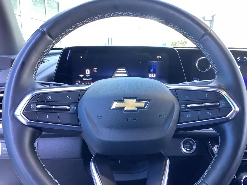 Used 2024 Summit White Chevrolet LT image 10