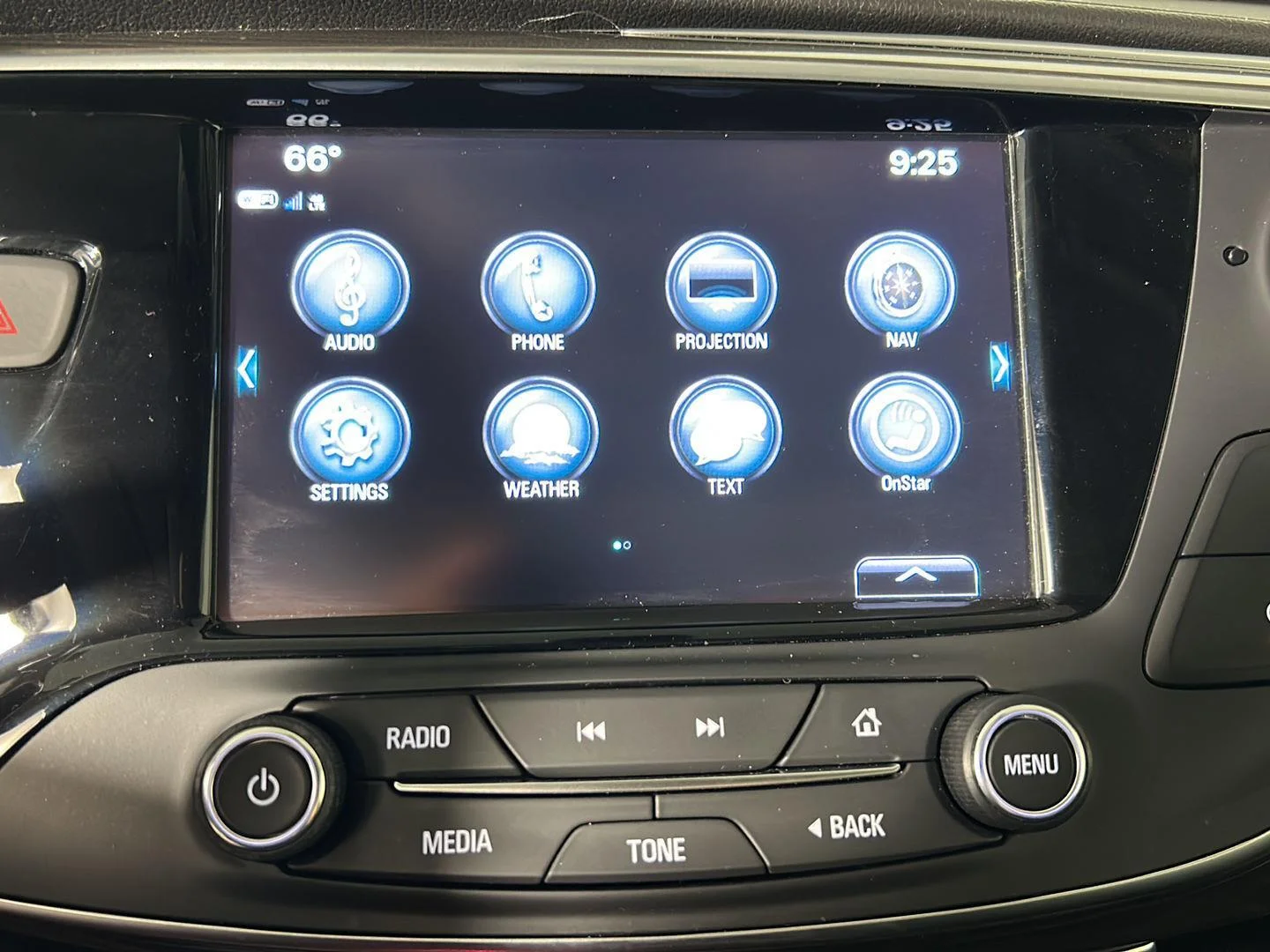 Used 2020 Espresso Buick Essence image 22