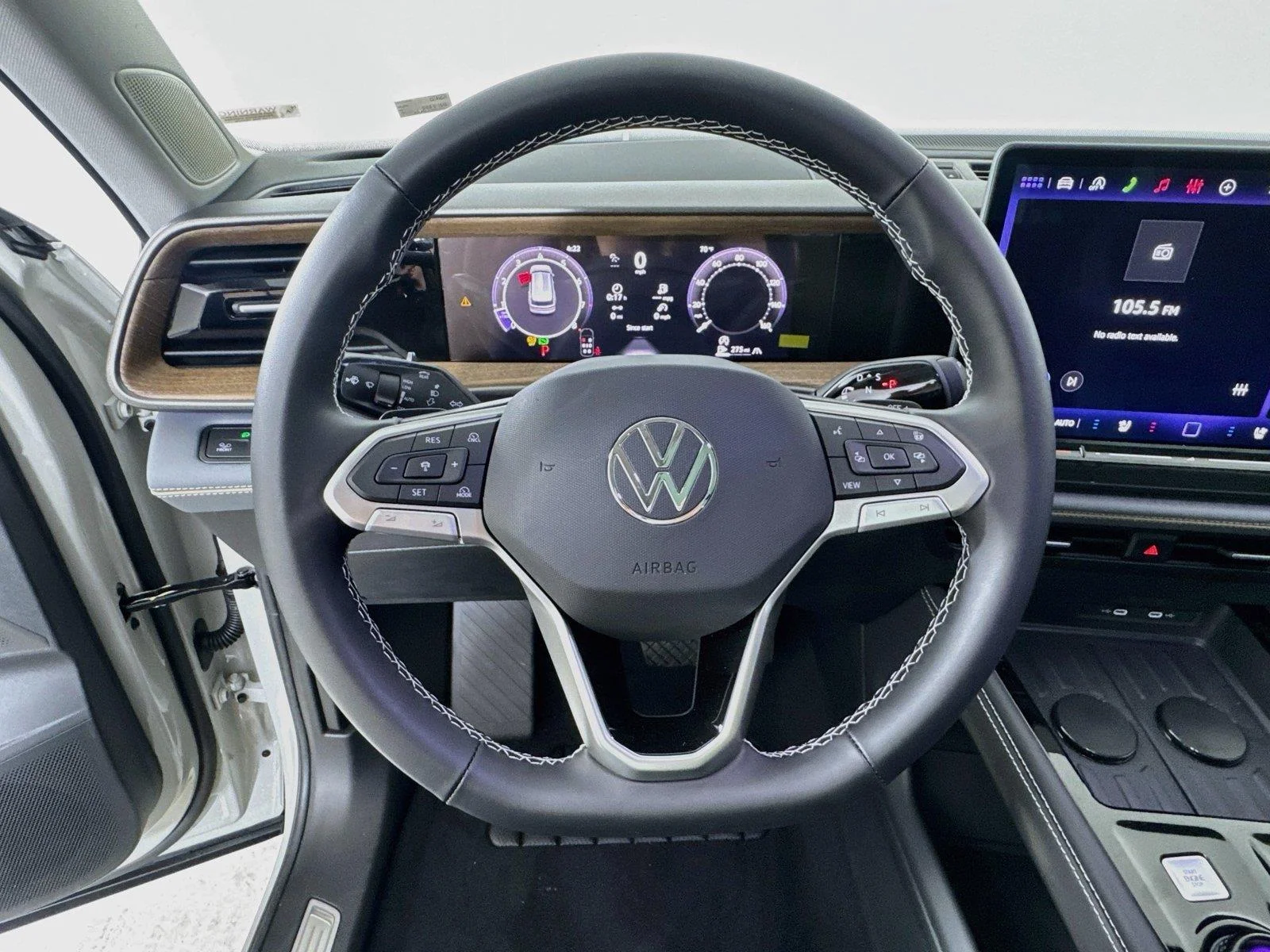 New 2027 Sandstone Volkswagen SE w/Technology image 11