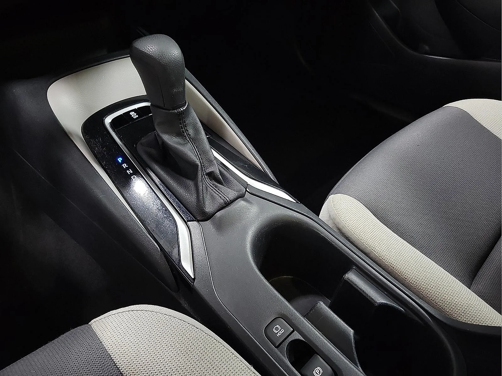 Certified Used 2025 Silver Toyota LE image 17