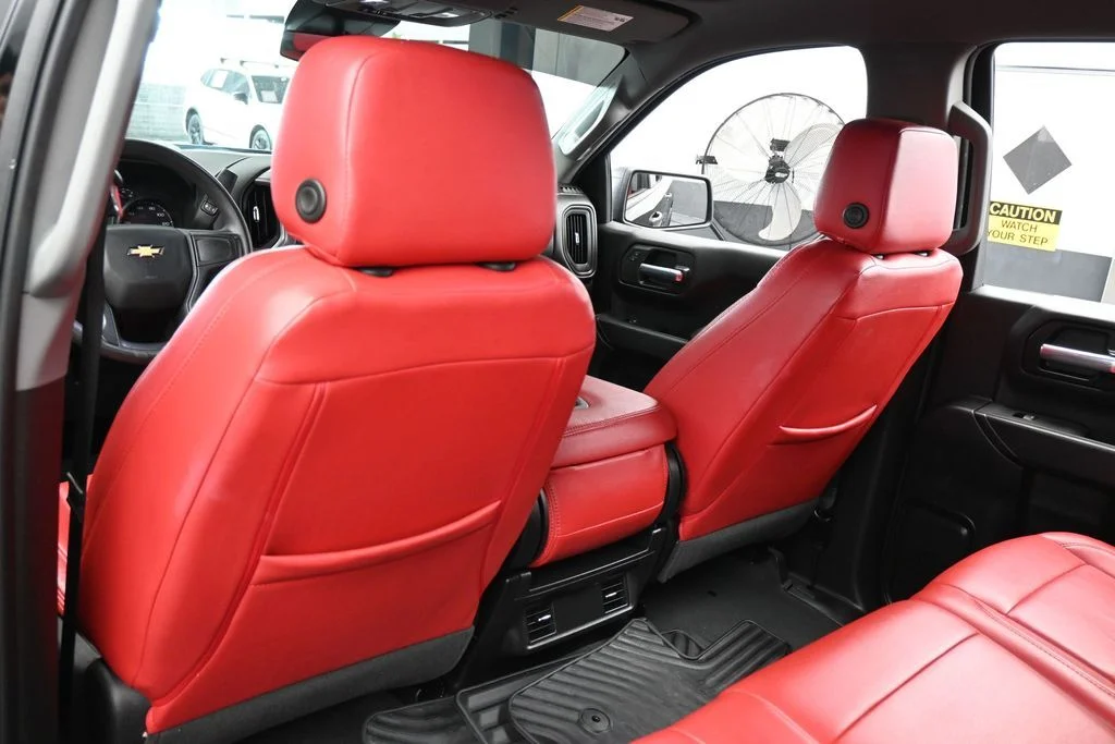 Used 2022 Black Chevrolet Custom image 31