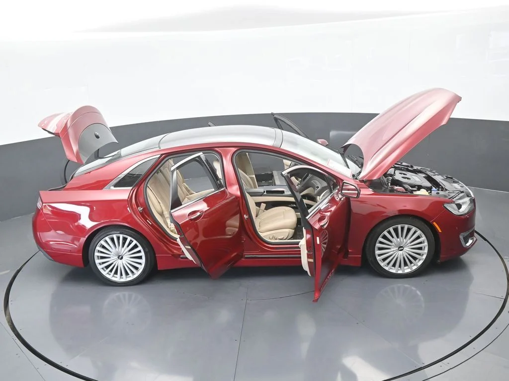 Used 2017 Ruby Red Metallic Lincoln Reserve image 76