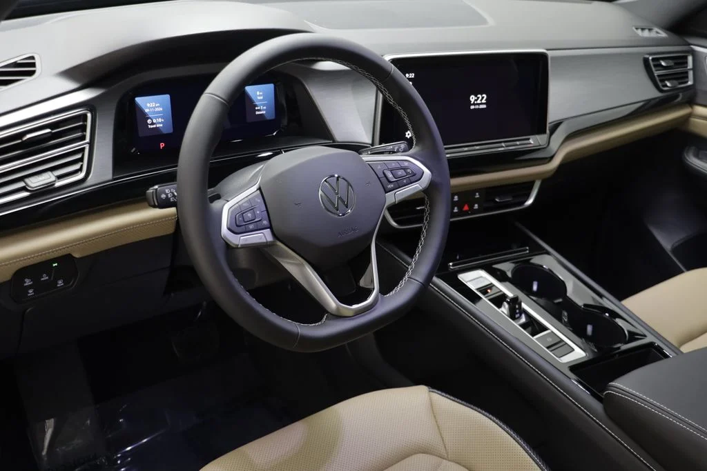 New 2026 Deep Black Volkswagen SE w/Technology image 7