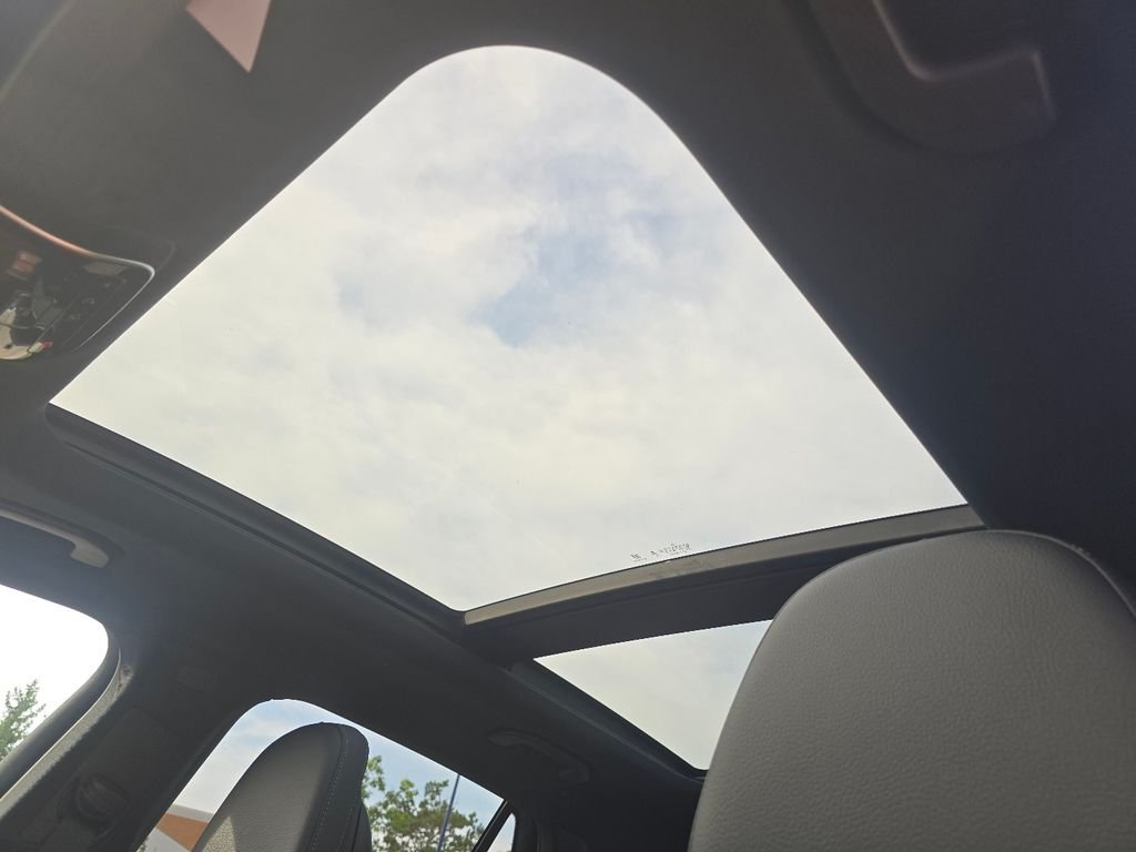 New 2027 Graphite Grey Metallic Mercedes-Benz GLC 300 image 3