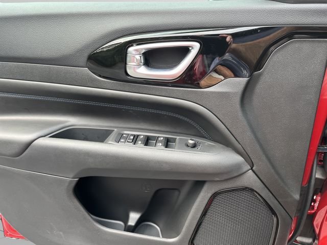 New 2026 Red Hot Pearlcoat Jeep Latitude Altitude image 28