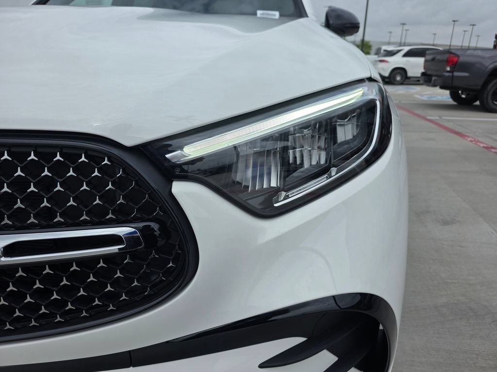 New 2026 Polar White Mercedes-Benz GLC 300 image 36