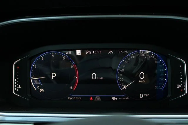 2025 Volkswagen Taos SEL - Photo 14