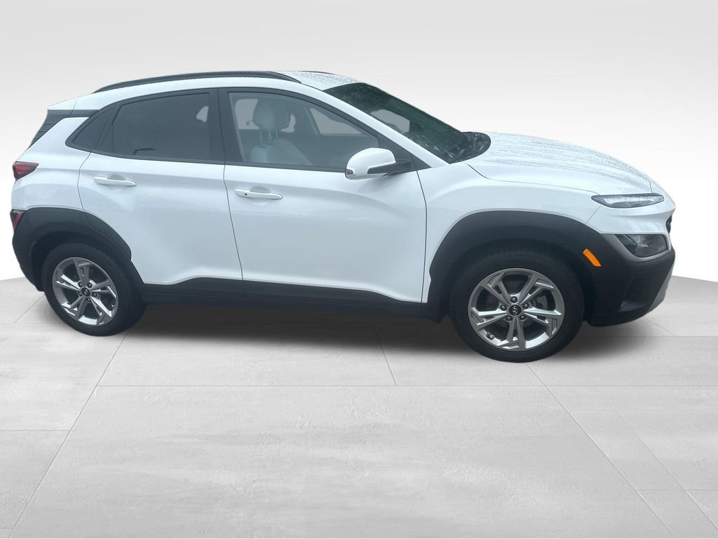 Used 2023 White Hyundai SEL image 34
