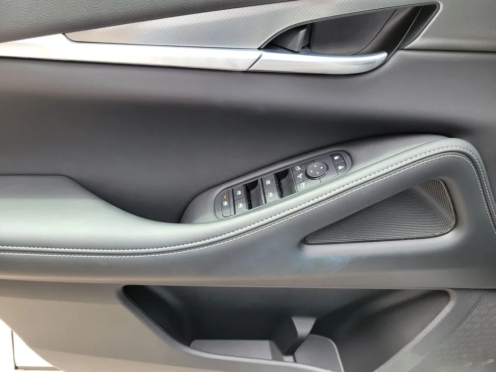 New 2027 RADIANT WHITE INFINITI Pure AWD image 13